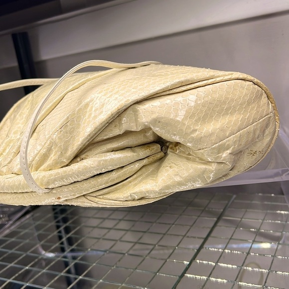 Viva Cream Snakeskin Vintage Bubble Bag Crossbody Clutch - Picture 8 of 13